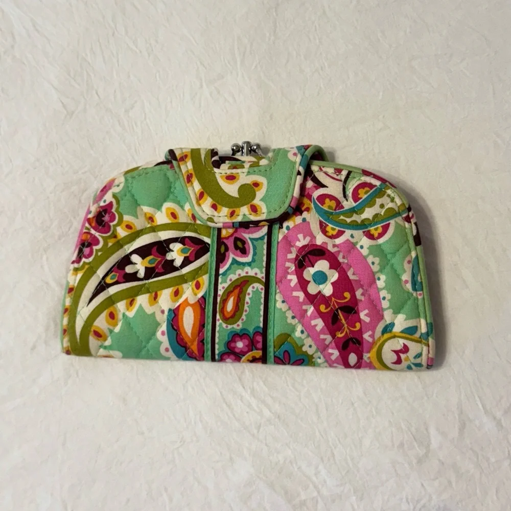 Vera Bradley Kiss ‘n Snap Wallet Tutti Frutti NWT - Picture 1 of 4